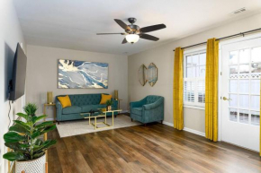 Aqua Oasis - Central & Stylish - 3 BR / 3 BA